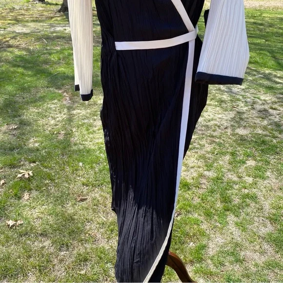 RACHEL ROY NEW WRAP DRESS BLACK CREAM MICRO PLEAT V-NECK 3/4 SLEEVE MIDI 8 NWT